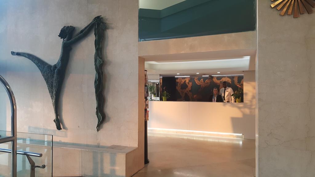Blue Waters Hotel Durban Exterior photo Reception desk