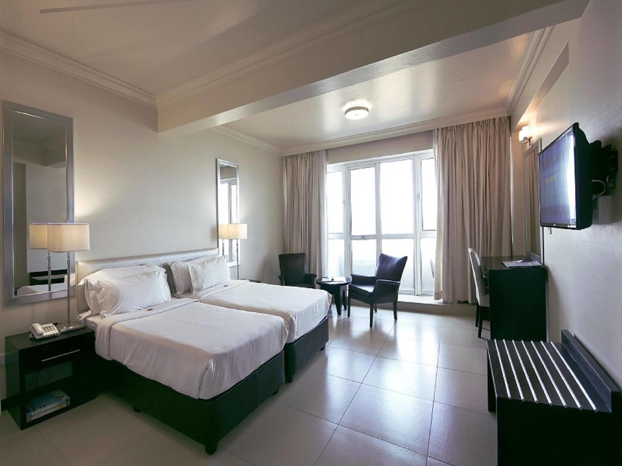 Blue Waters Hotel Durban Exterior photo A room at the hotel