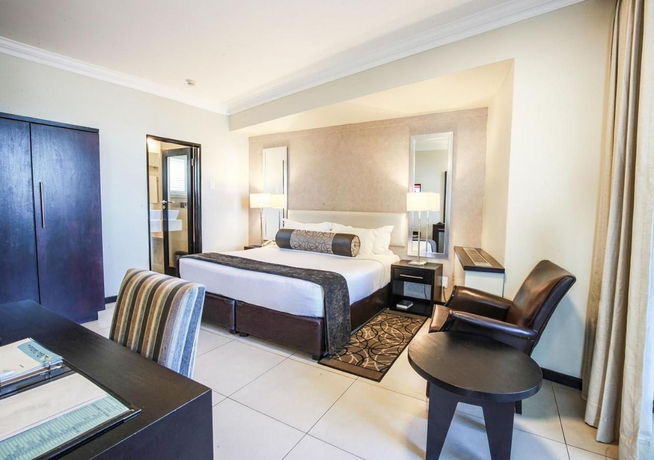 Blue Waters Hotel Durban Exterior photo A room at the hotel