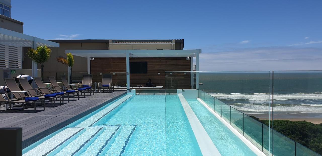 Blue Waters Hotel Durban Exterior photo Rooftop swimming pool
